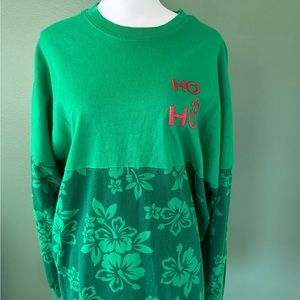 Women’s Hawaiian Christmas holiday crewneck top Medium